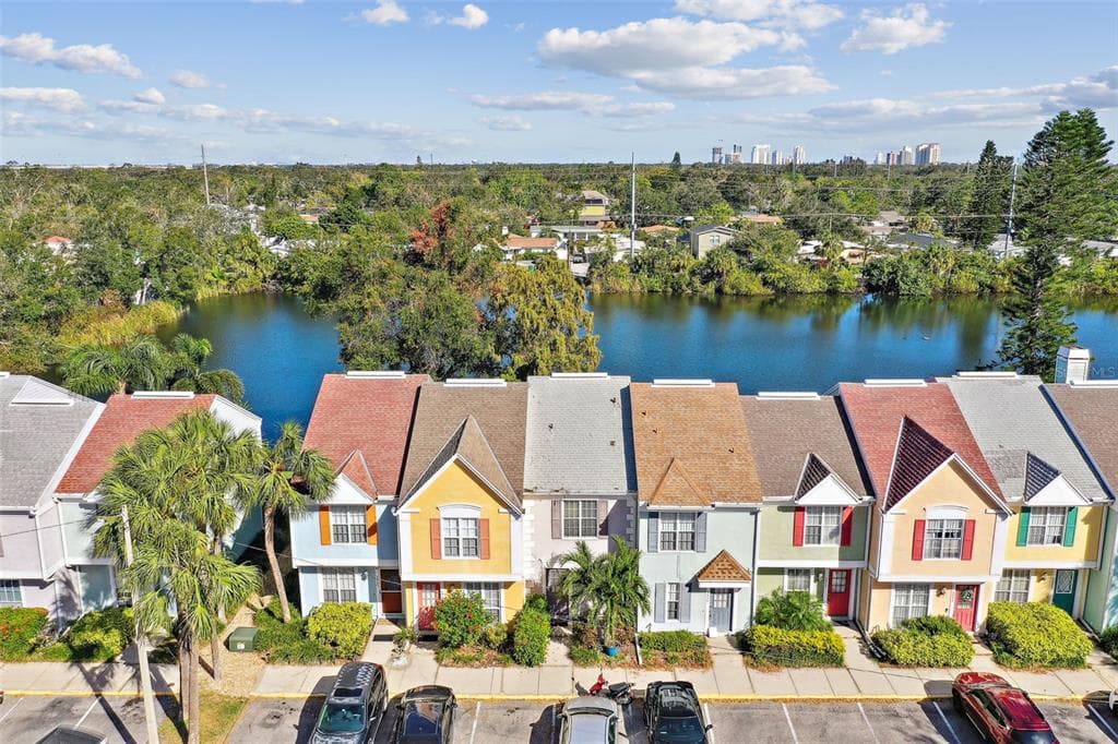 3361 W WYOMING CIRCLE TAMPA, FL 33611