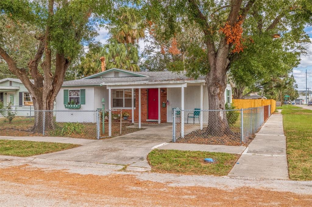 6816 S HESPERIDES STREET TAMPA, FL 33616