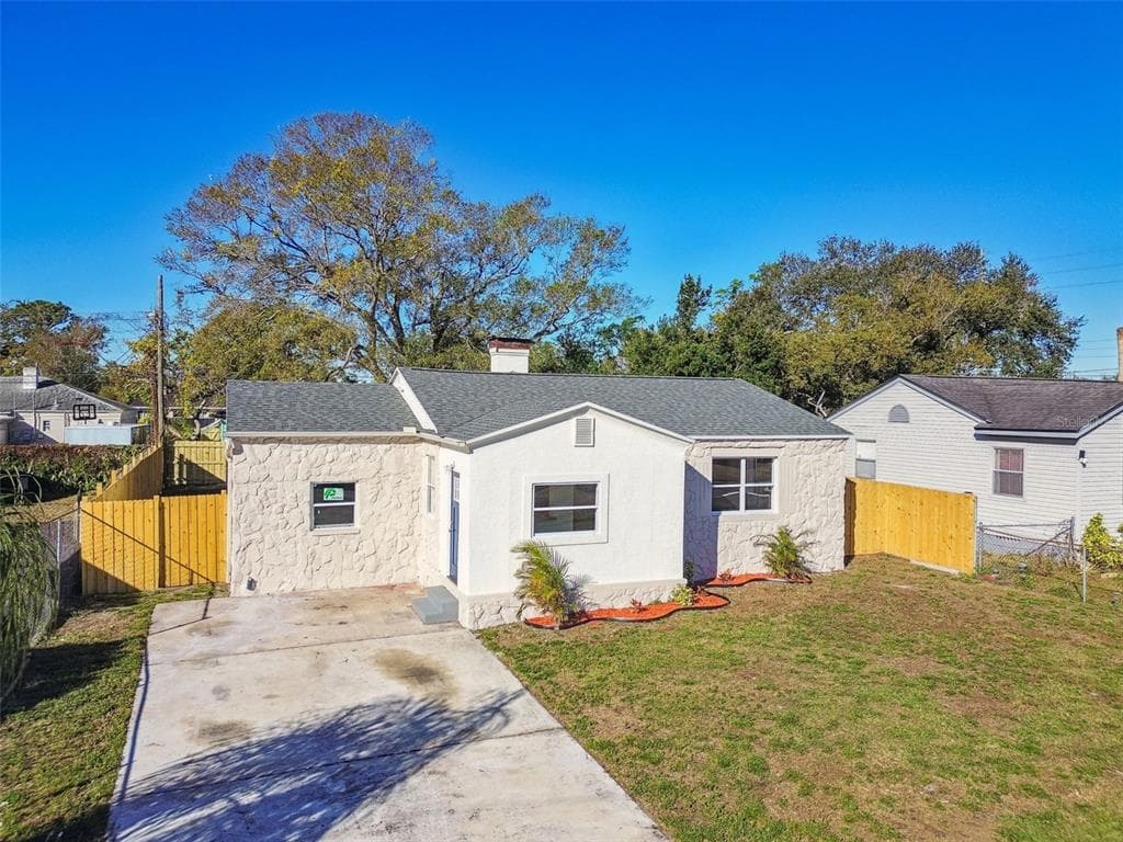 205 KINGSTON STREET S ST PETERSBURG, FL 33711