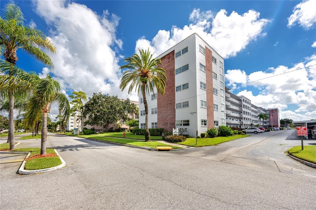 5501 80TH STREET N UNIT 214 ST PETERSBURG, FL 33709