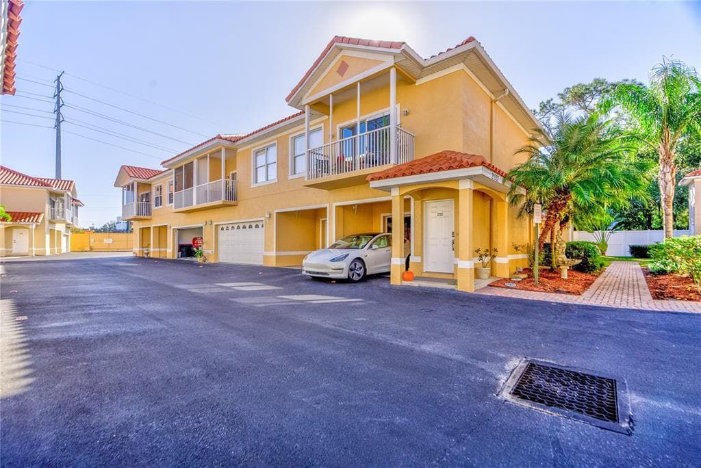 21032 SUNPOINT WAY UNIT 201 LUTZ, FL 33558
