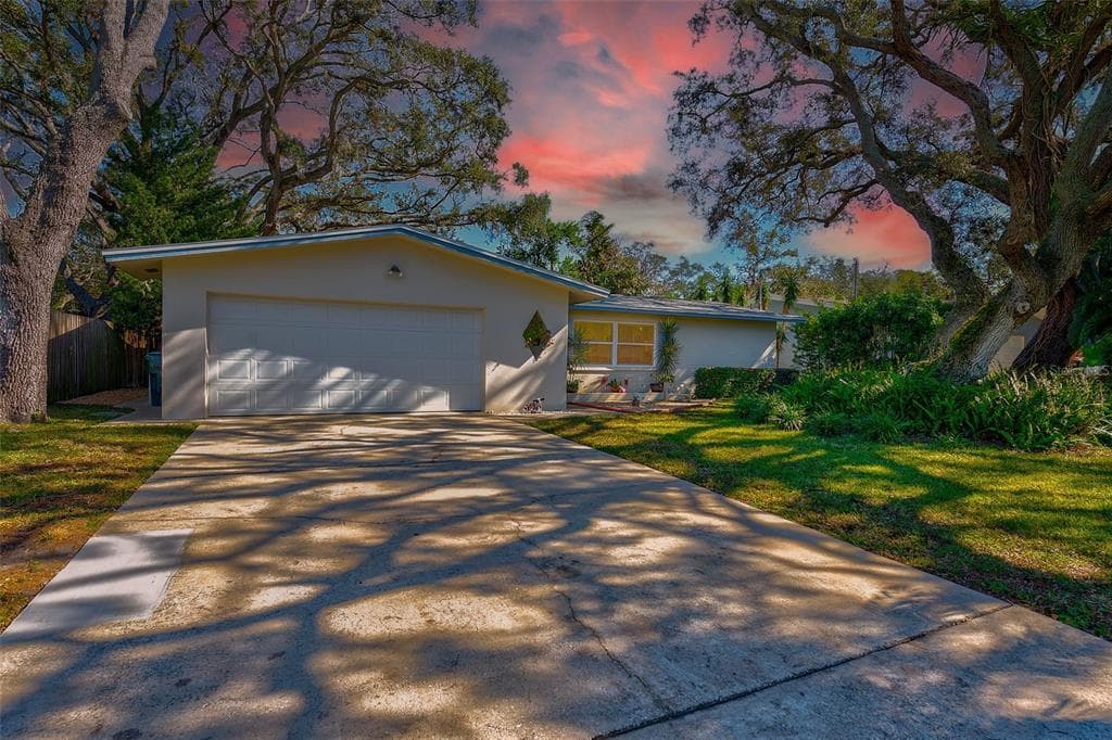 1320 PARKVIEW LANE LARGO, FL 33770