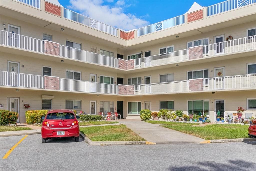 2262 SWEDISH DRIVE UNIT 32 CLEARWATER, FL 33763