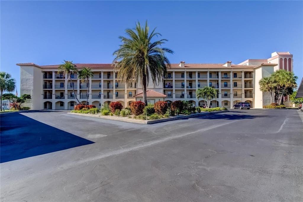 19029 US HIGHWAY 19 N UNIT 26-105 CLEARWATER, FL 33764