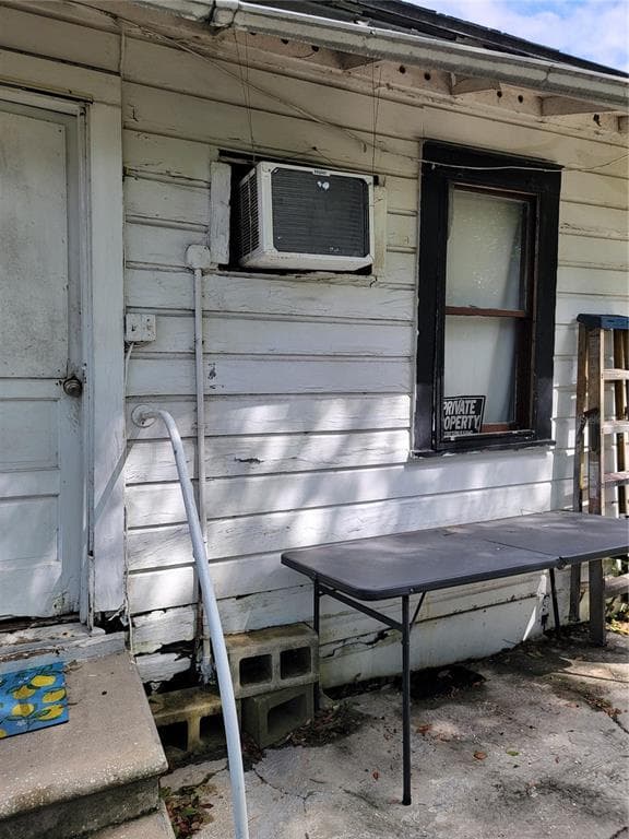 822 MAYDELL DRIVE UNIT B TAMPA, FL 33619