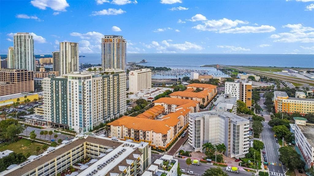 200 4TH AVENUE S UNIT 427 ST PETERSBURG, FL 33701