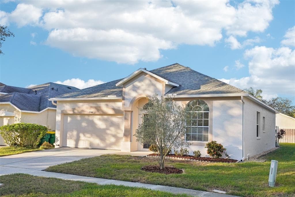 27451 SKY LAKE CIRCLE WESLEY CHAPEL, FL 33544