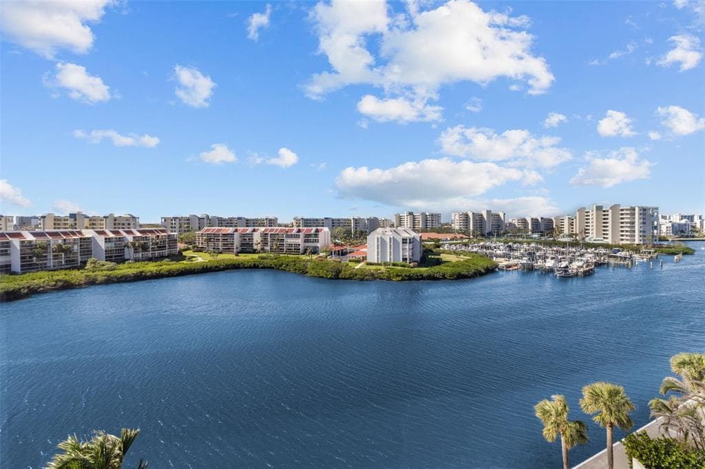7400 SUN ISLAND DRIVE S UNIT 702 SOUTH PASADENA, FL 33707