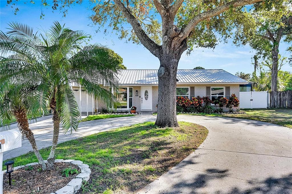 1211 BRANDA VISTA DRIVE BRANDON, FL 33510