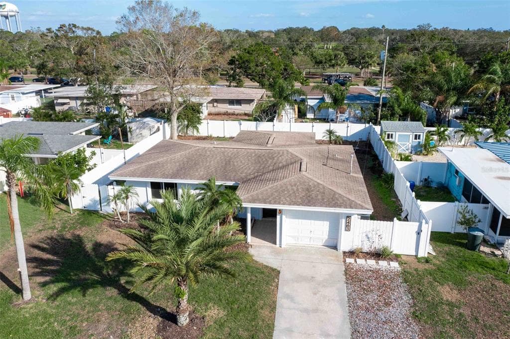 2463 BAYWOOD DRIVE E DUNEDIN, FL 34698