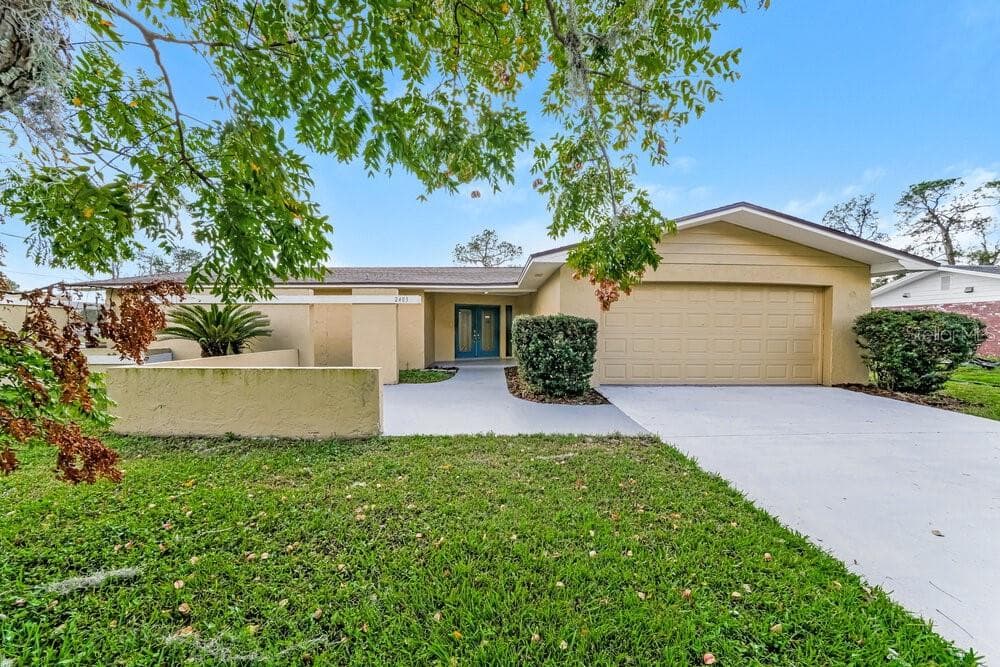 2403 KAREN DRIVE PLANT CITY, FL 33563