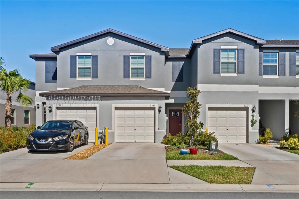 8239 CRESCENT OAKS DRIVE NEW PORT RICHEY, FL 34655