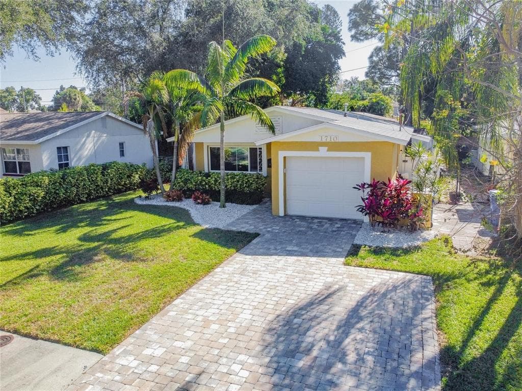 1710 SHORE ACRES BOULEVARD NE ST PETERSBURG, FL 33703
