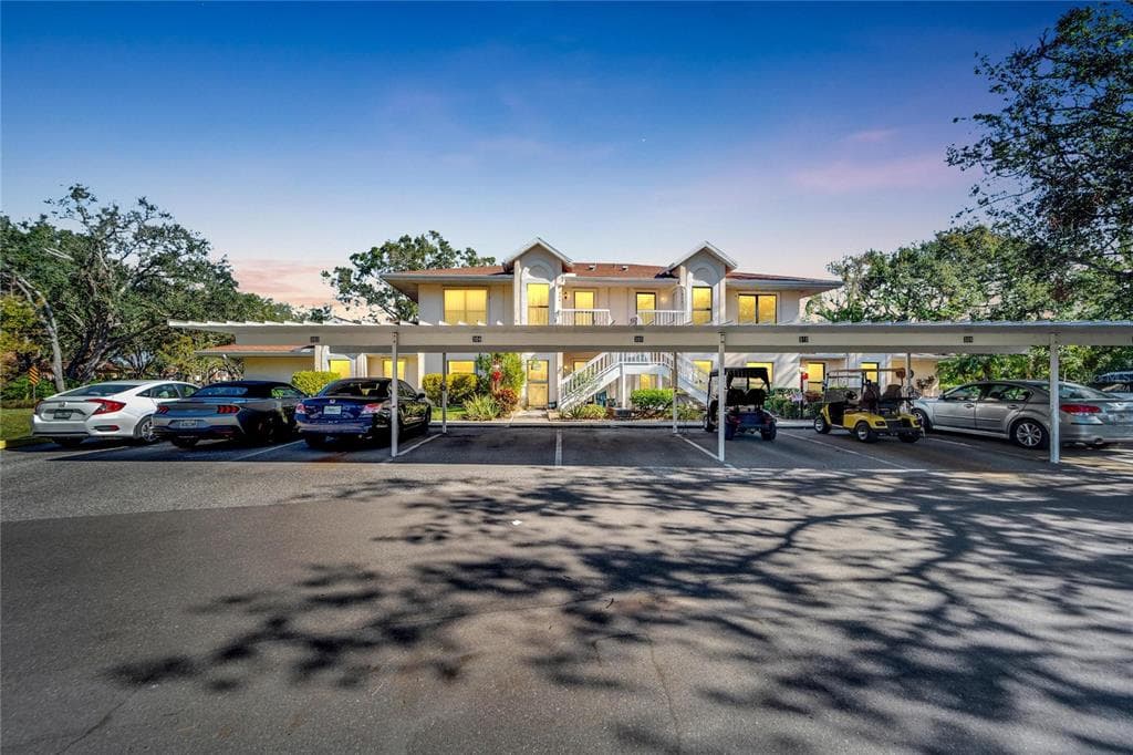 304 KNOTTWOOD COURT SUN CITY CENTER, FL 33573