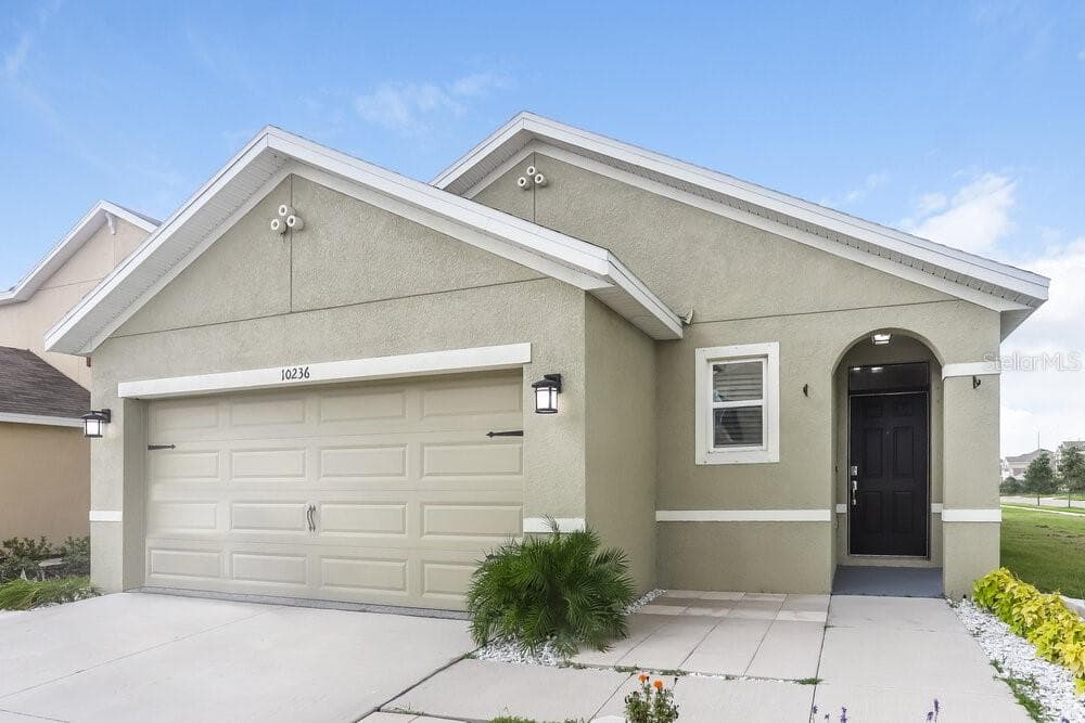 10236 MANGROVE WELL ROAD SUN CITY CENTER, FL 33573