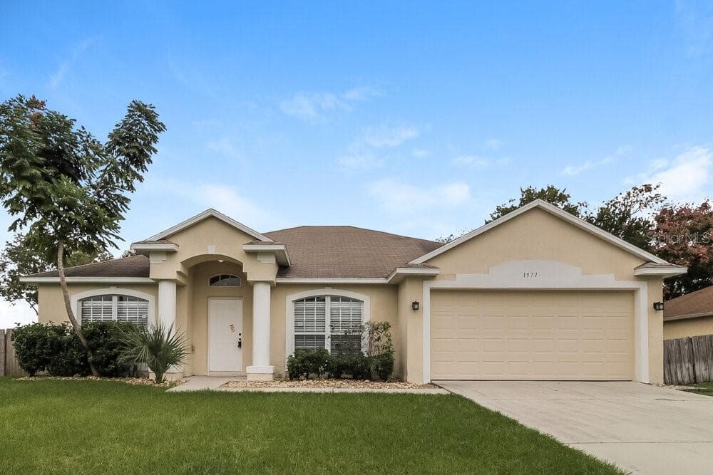 1571 E MERRICK DRIVE DELTONA, FL 32738