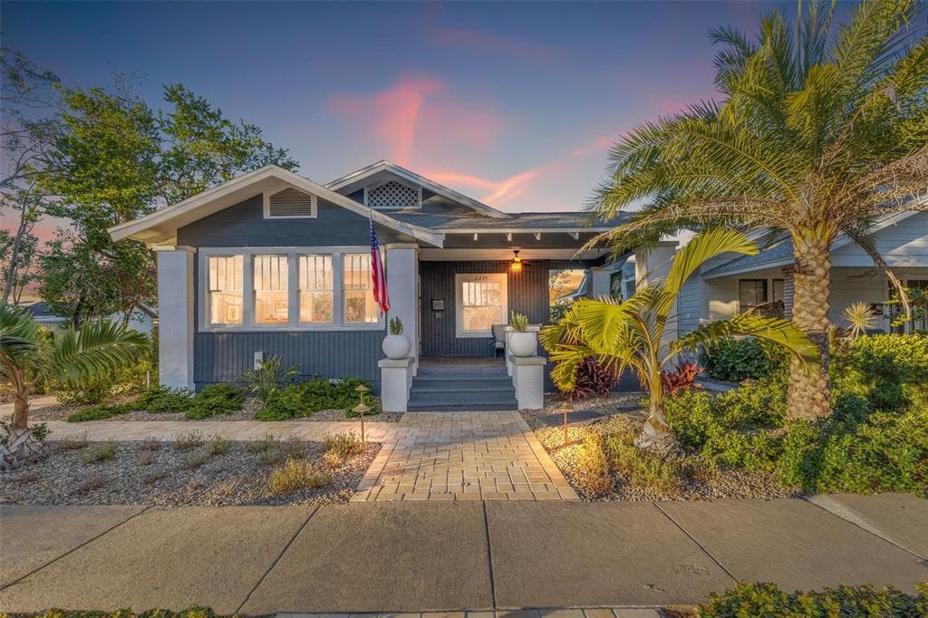 2235 DARTMOUTH AVENUE N ST PETERSBURG, FL 33713