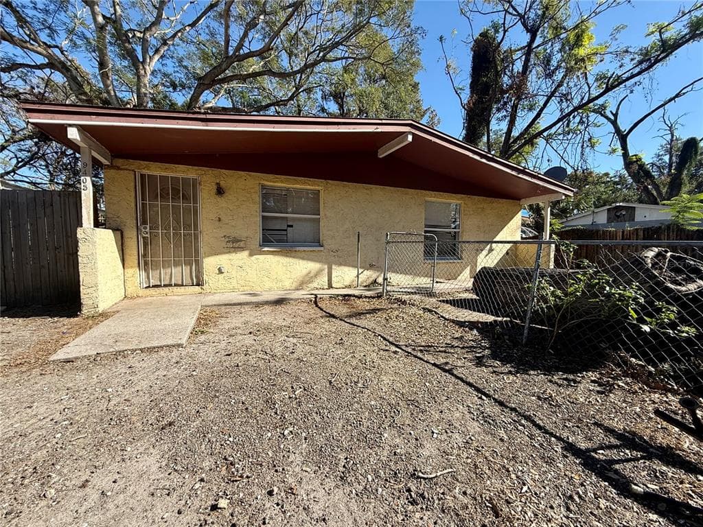 9405 N MULBERRY STREET TAMPA, FL 33612