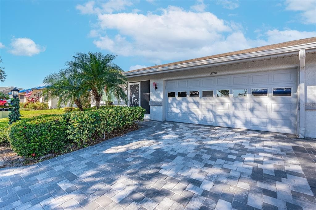 2710 LANCASTER DRIVE UNIT 90 SUN CITY CENTER, FL 33573