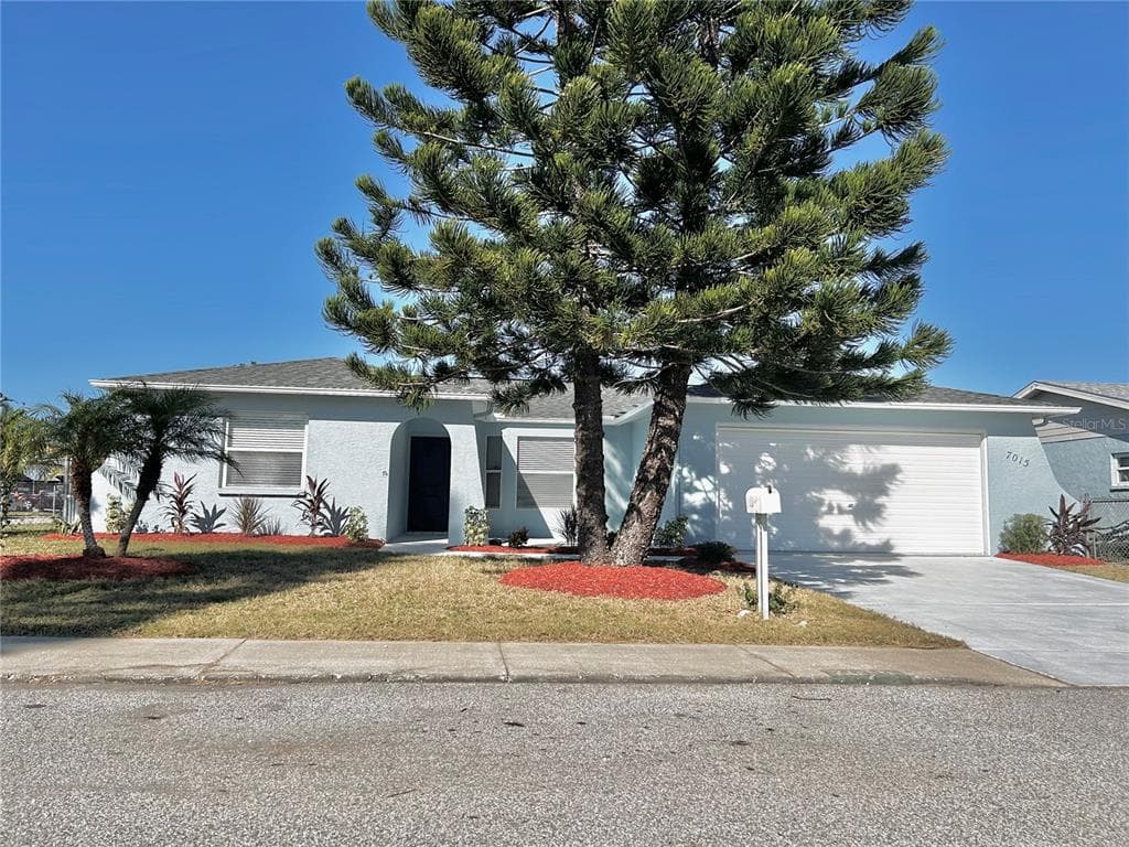 7015 KINGSWAY DRIVE PORT RICHEY, FL 34668