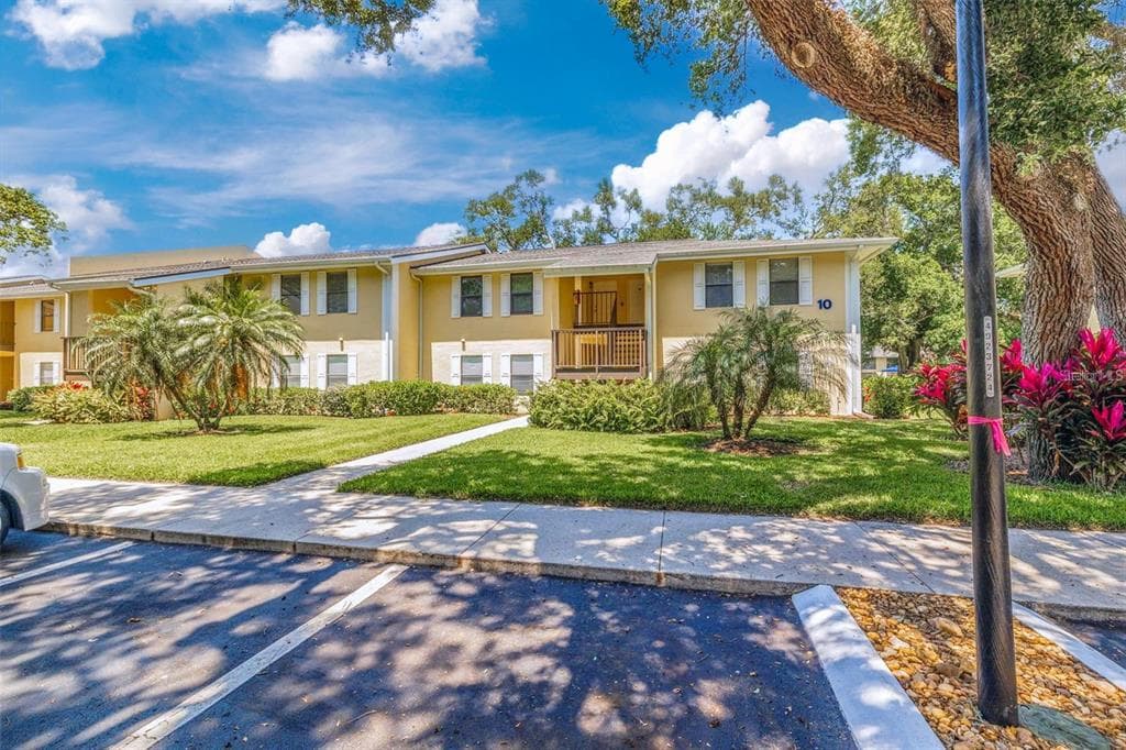 3001 58TH AVENUE S UNIT 1014 (Furnished) ST PETERSBURG, FL 33712