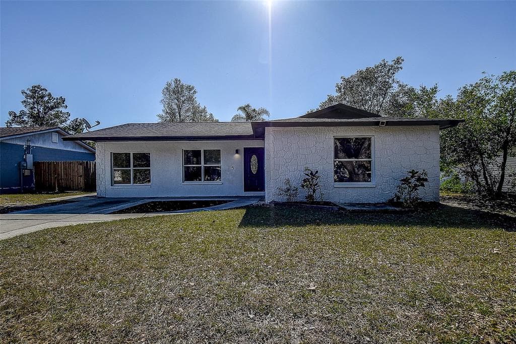 205 CIRCLE HILL DRIVE BRANDON, FL 33510