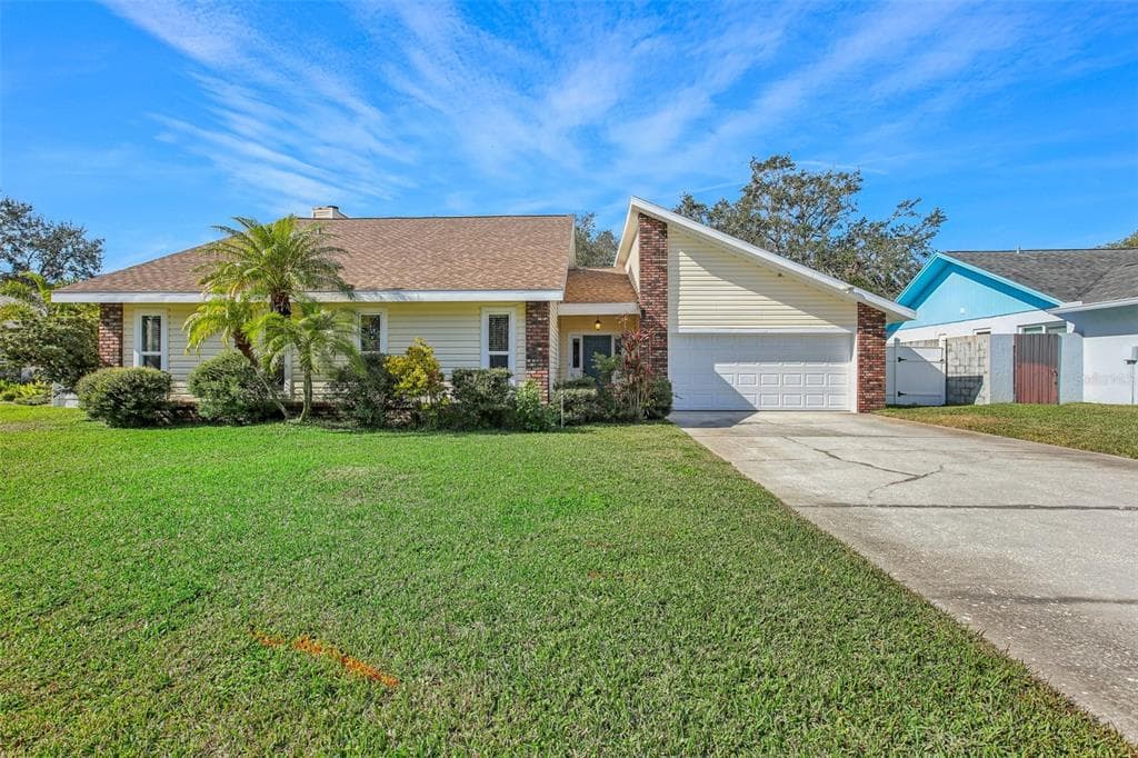 12012 ANCHOR WAY LARGO, FL 33778