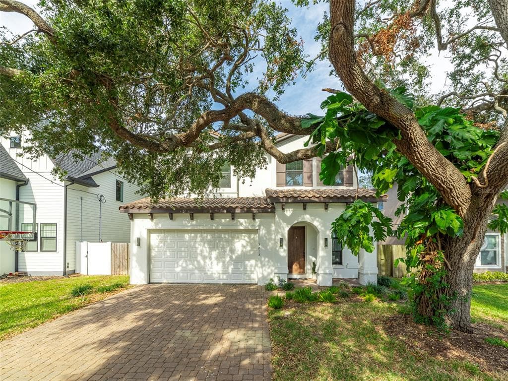 3213 W CHEROKEE AVENUE TAMPA, FL 33611