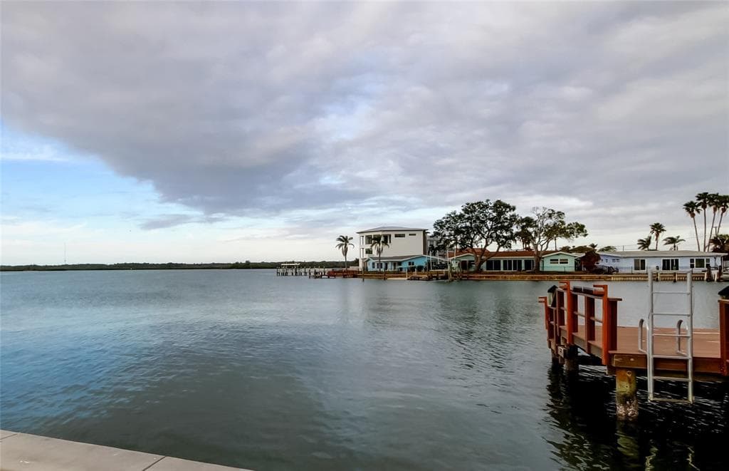 16113 4TH STREET E REDINGTON BEACH, FL 33708