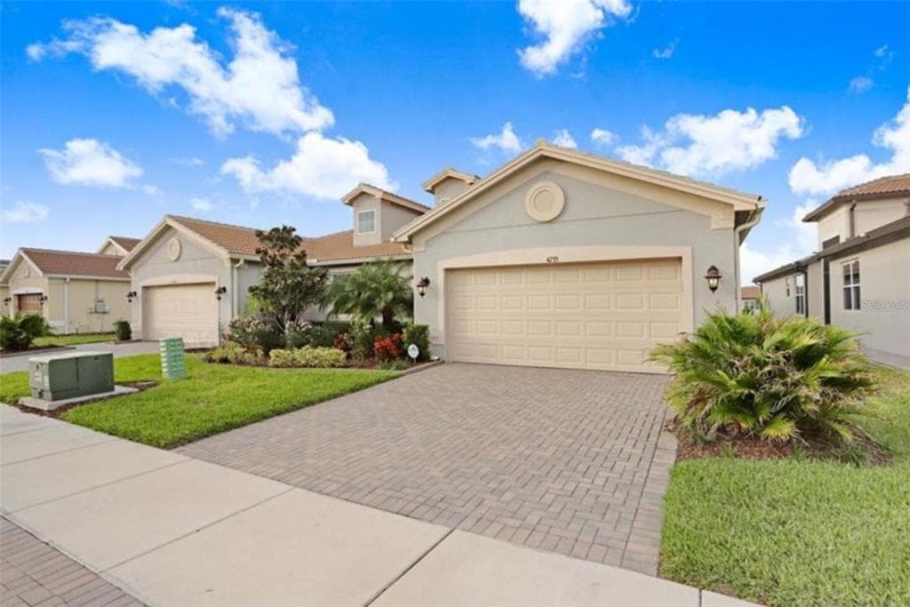 4735 AVILA LAKES DRIVE WIMAUMA, FL 33598