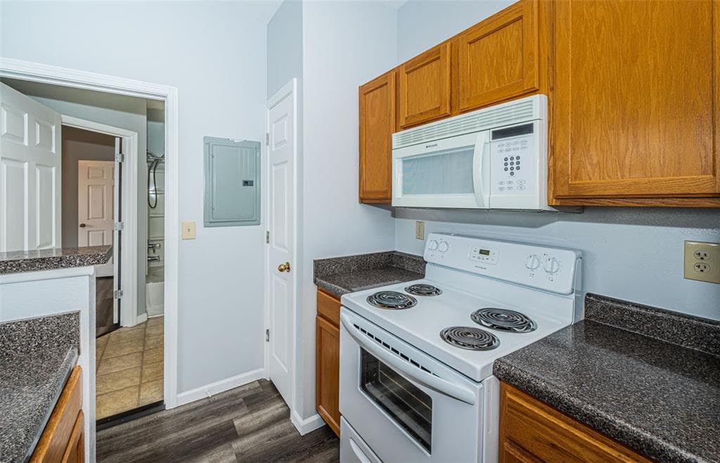 10764 70TH AVENUE UNIT 3302 SEMINOLE, FL 33772
