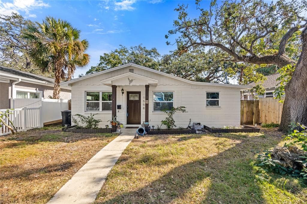 1558 13TH STREET S ST PETERSBURG, FL 33705