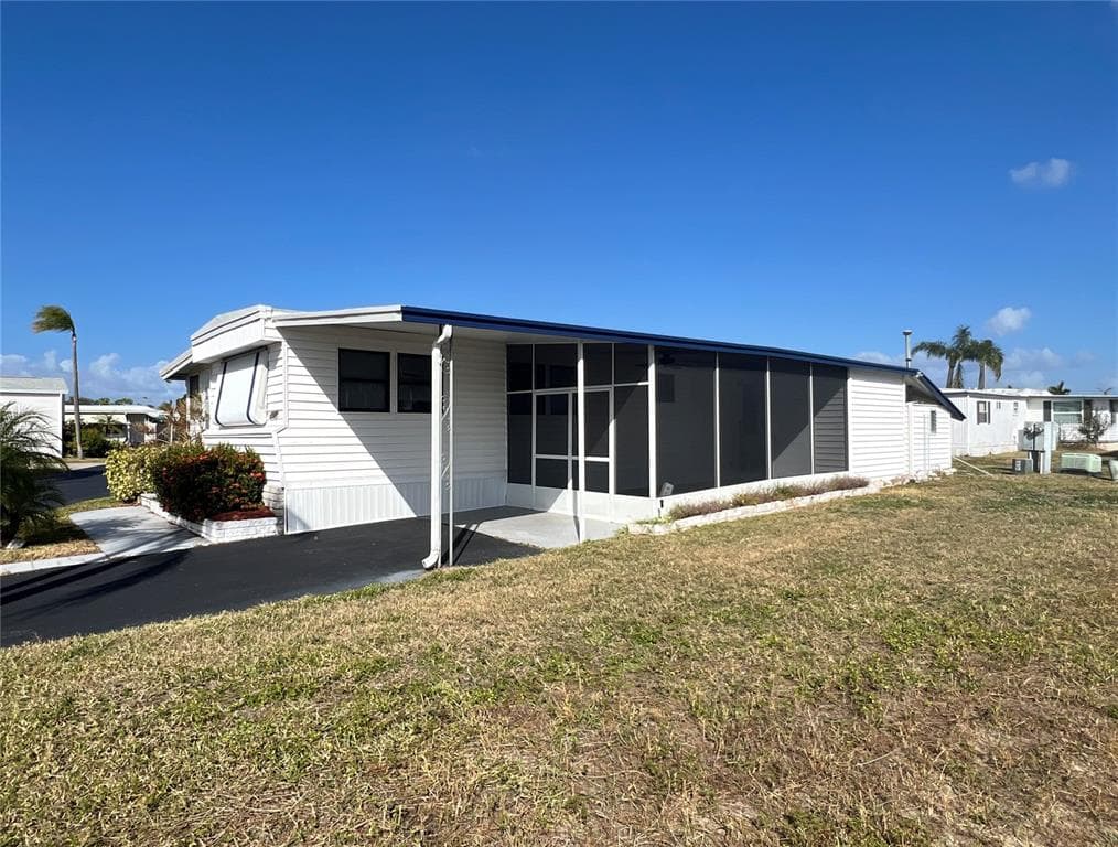 7109 MOUNT GEORGETOWN DRIVE NE UNIT 575 ST PETERSBURG, FL 33702