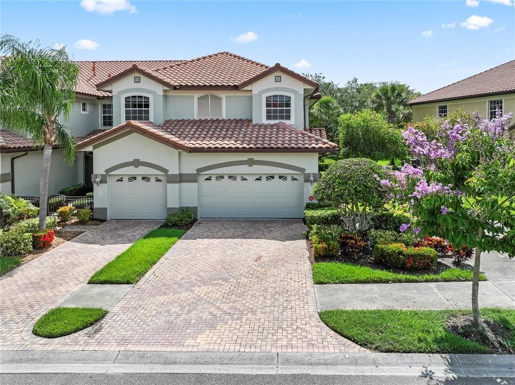 8249 MIRAMAR WAY LAKEWOOD RANCH, FL 34202