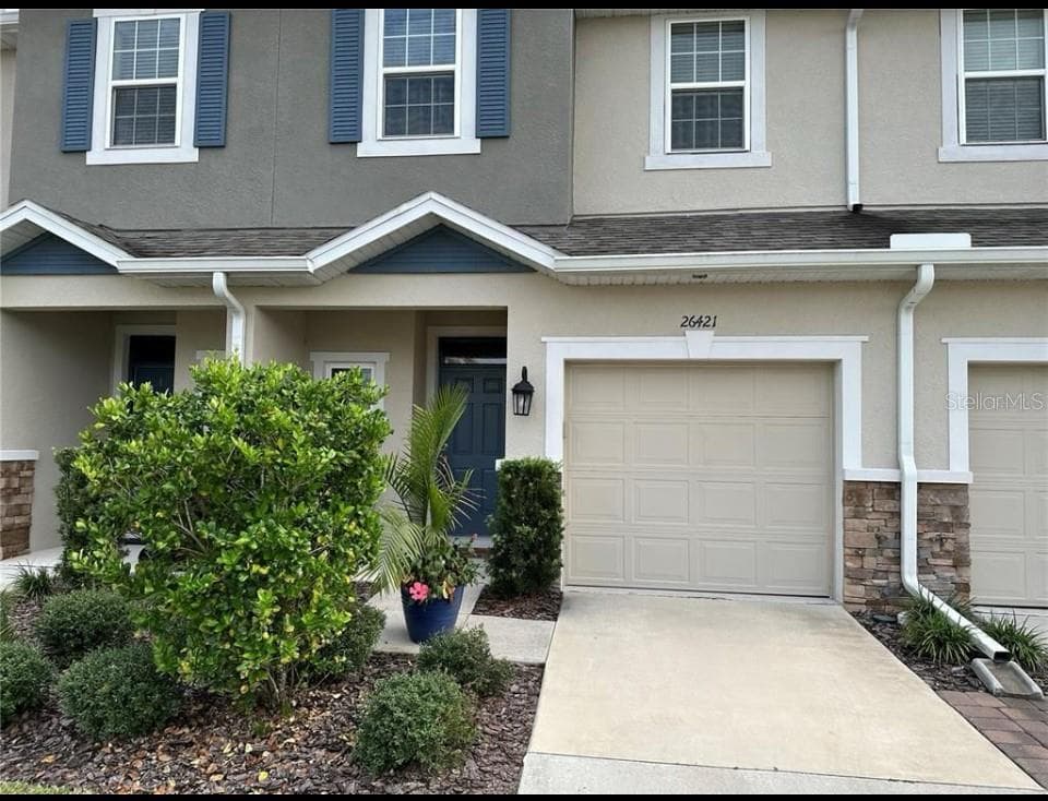 26429 LIMESTONE SPRINGS WAY WESLEY CHAPEL, FL 33544