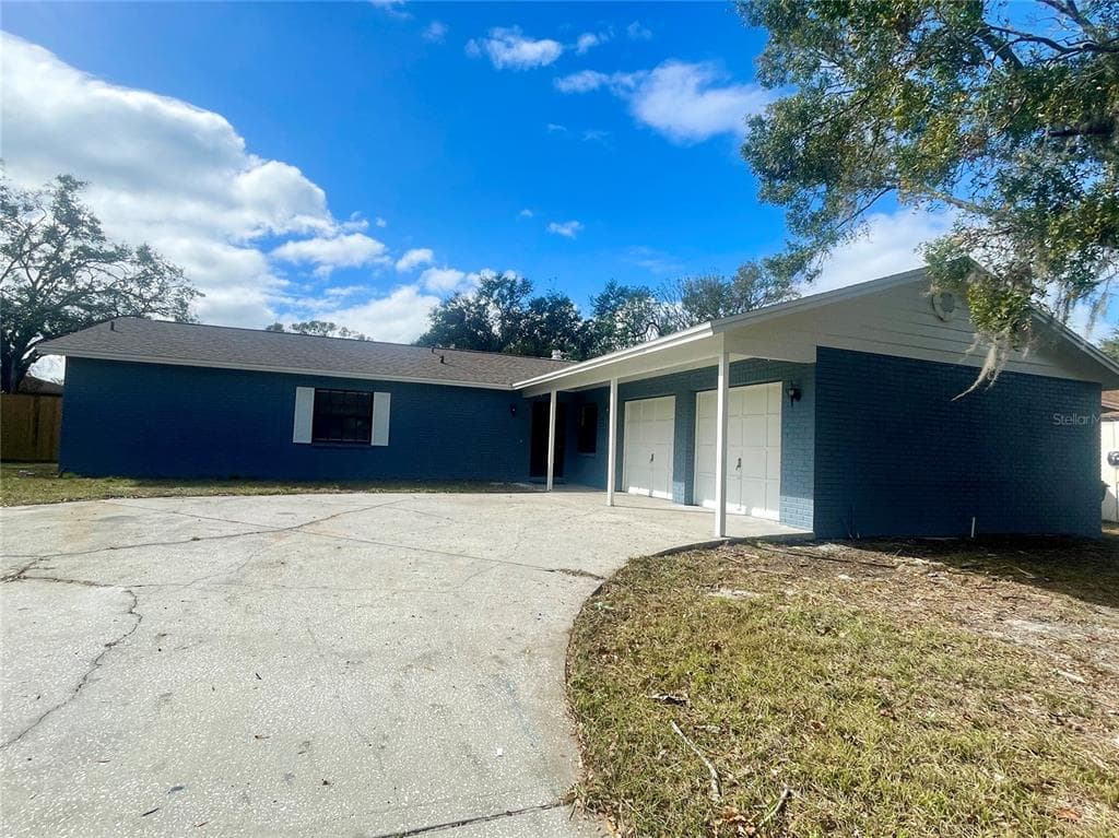 3723 SAND PEBBLE DRIVE VALRICO, FL 33596