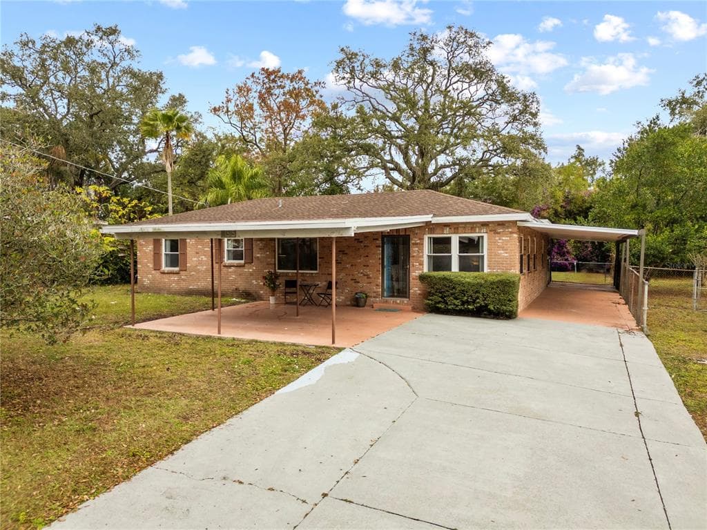 1515 W MEADOWBROOK AVENUE TAMPA, FL 33612