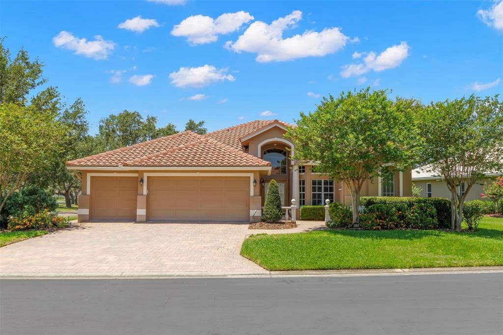 1160 DARLINGTON OAK DRIVE NE ST PETERSBURG, FL 33703
