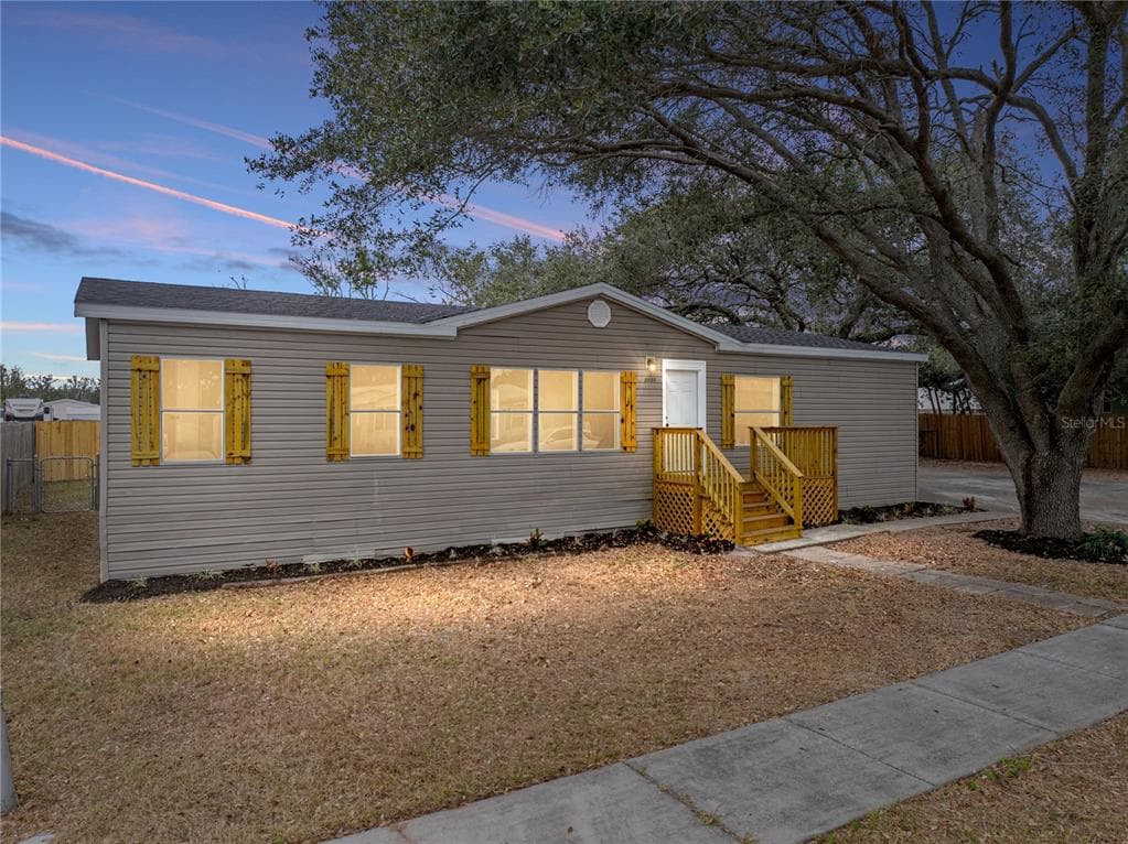 3538 KIAH DRIVE WESLEY CHAPEL, FL 33543