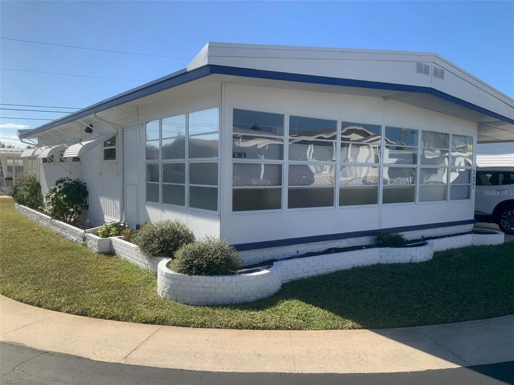 2000 E BAY DRIVE UNIT 137 LARGO, FL 33771