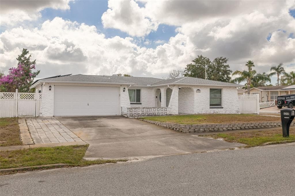 6244 FLAG DRIVE NEW PORT RICHEY, FL 34653