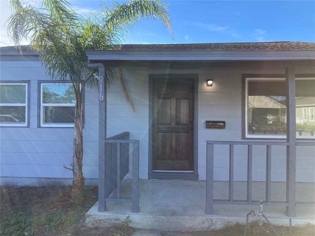 916 57TH AVENUE N ST PETERSBURG, FL 33703