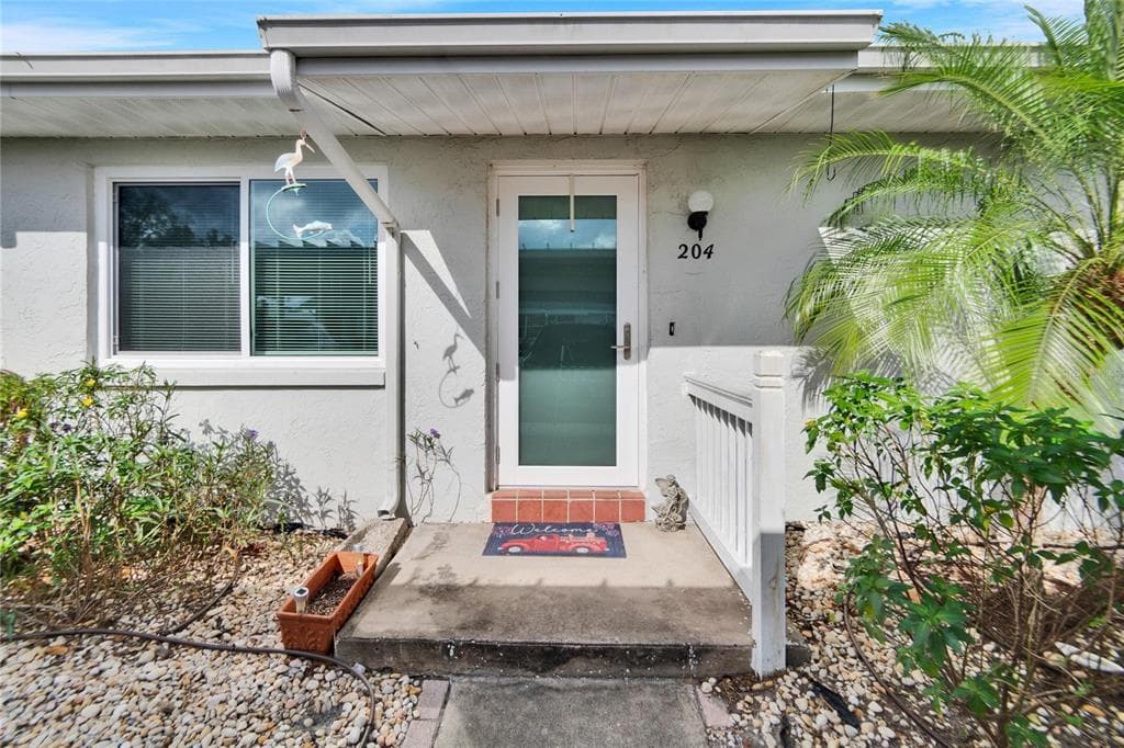 204 GLOUCESTER BOULEVARD UNIT 358 SUN CITY CENTER, FL 33573