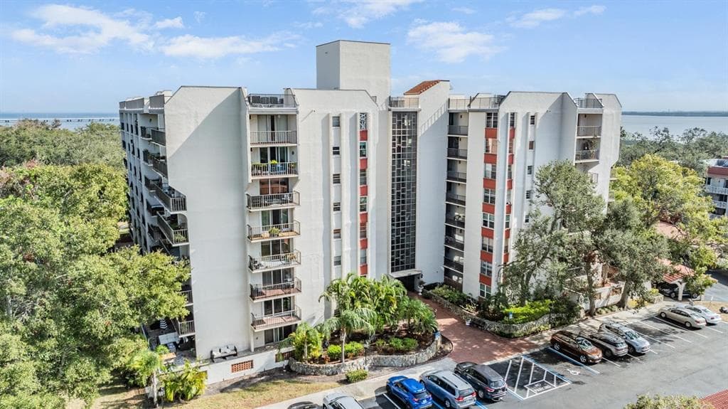 2699 SEVILLE BOULEVARD UNIT 403 CLEARWATER, FL 33764
