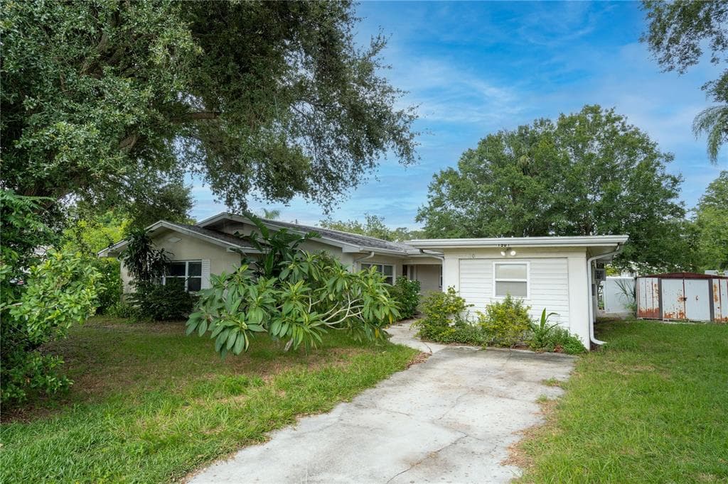 1901 N HIGHLAND AVENUE CLEARWATER, FL 33755