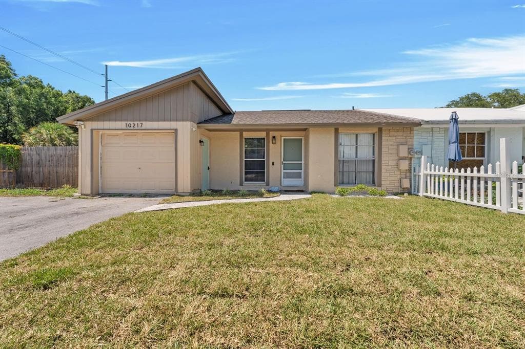 10217 TURTLE HILL COURT TAMPA, FL 33615