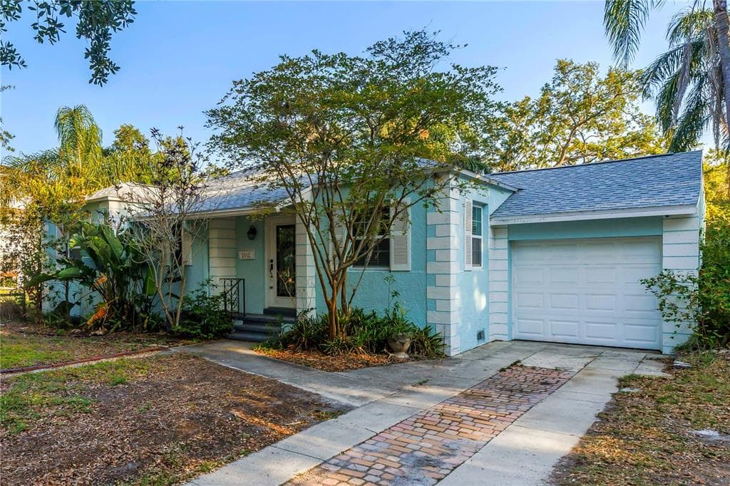 2932 W ALLINE AVENUE TAMPA, FL 33611