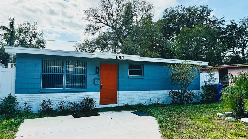 650 NEWTON AVENUE S ST PETERSBURG, FL 33701
