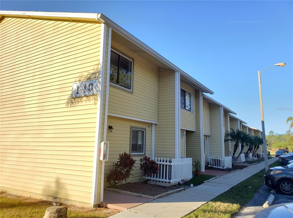 22630 GAGE LOOP UNIT 10 LAND O LAKES, FL 34639