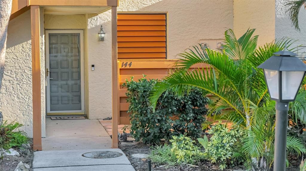 144 WILD PALM DRIVE BRADENTON, FL 34210